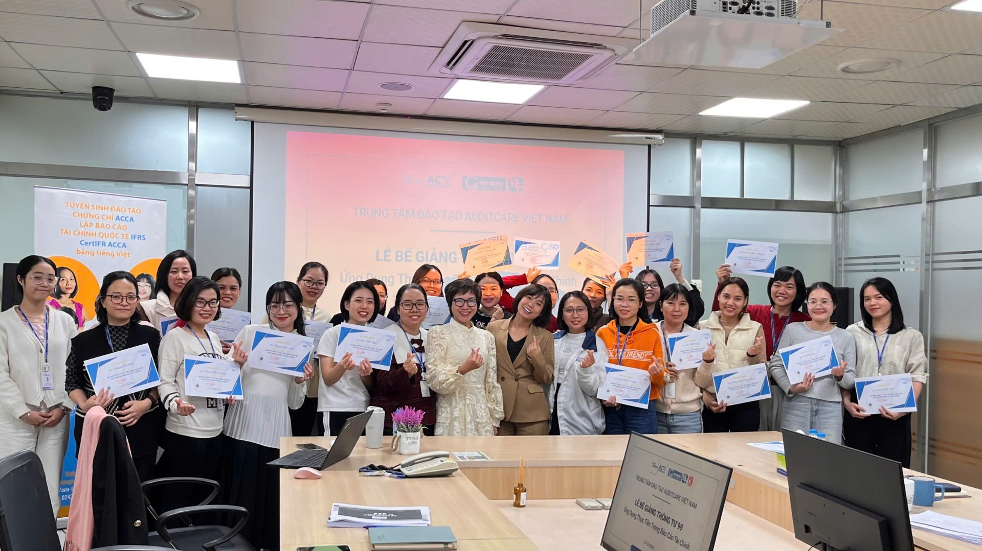 Lễ bế giảng khoá đào tạo tại Trung tâm Đào tạo AuditCare Việt Nam