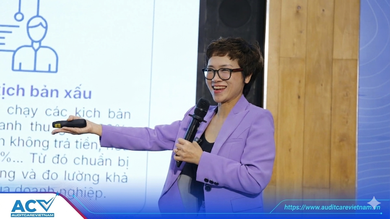 ThS. Nguyễn Thị Thủy đang giảng dạy tại AuditCare Việt Nam